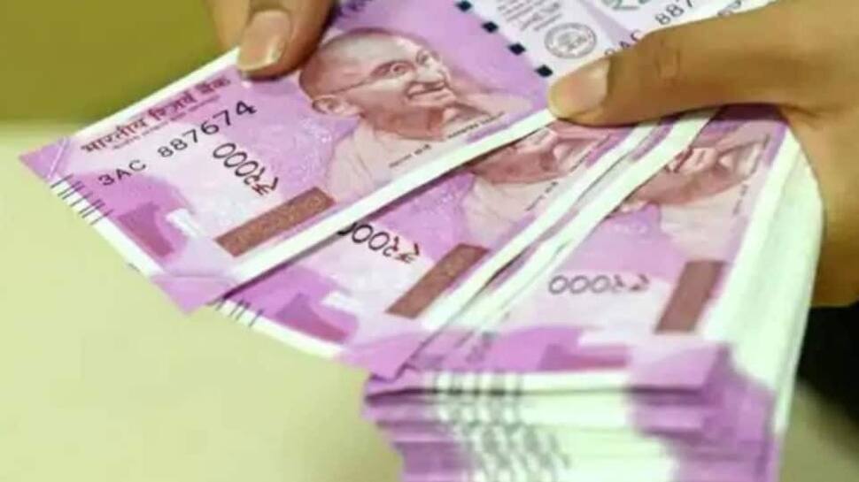 Best Government Scheme: મહિને માત્ર 28 રૂપિયા જમા કરો અને મેળવો 4 લાખ રૂપિયાનો ફાયદો Best Government Scheme: મહિને માત્ર 28 રૂપિયા જમા કરો અને મેળવો 4 લાખ રૂપિયાનો ફાયદો