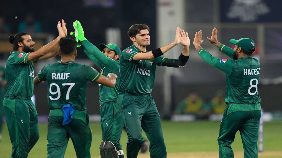 IND vs PAK: વિશ્વકપમાં ભારતની ખરાબ શરૂઆત, પાકિસ્તાન સામે 10 વિકેટે પરાજય IND vs PAK: વિશ્વકપમાં ભારતની ખરાબ શરૂઆત, પાકિસ્તાન સામે 10 વિકેટે પરાજય