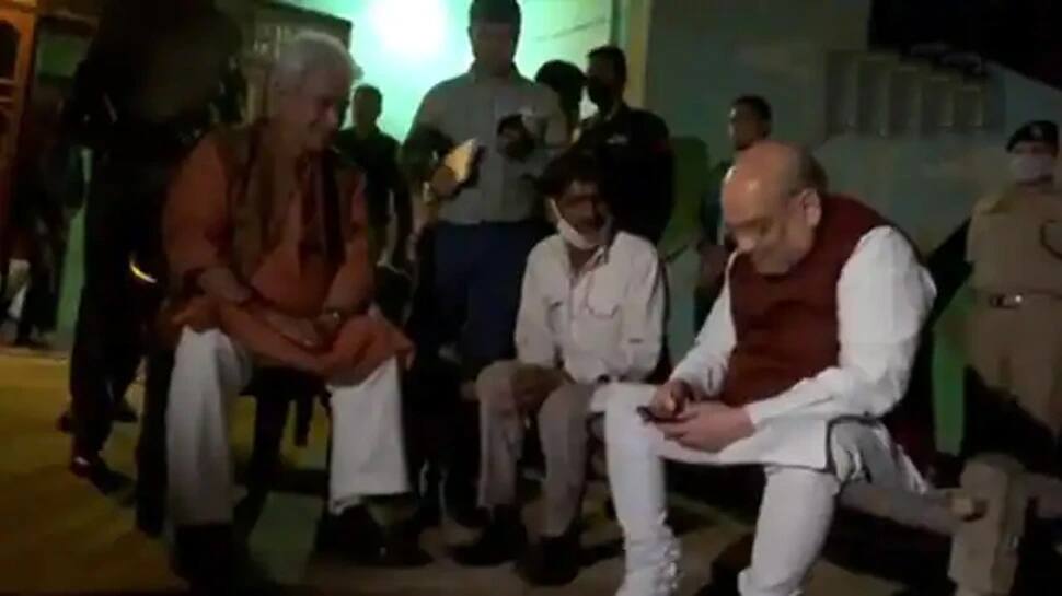 Amit Shah ની સાદગીએ જીત્યા દિલ: સરહદે પાસે રહેનારા આ વ્યક્તિને પોતાનો નંબર આપી કહ્યું- જ્યારે ઈચ્છો ત્યારે કરજો ફોન Amit Shah ની સાદગીએ જીત્યા દિલ: સરહદે પાસે રહેનારા આ વ્યક્તિને પોતાનો નંબર આપી કહ્યું- જ્યારે ઈચ્છો ત્યારે કરજો ફોન