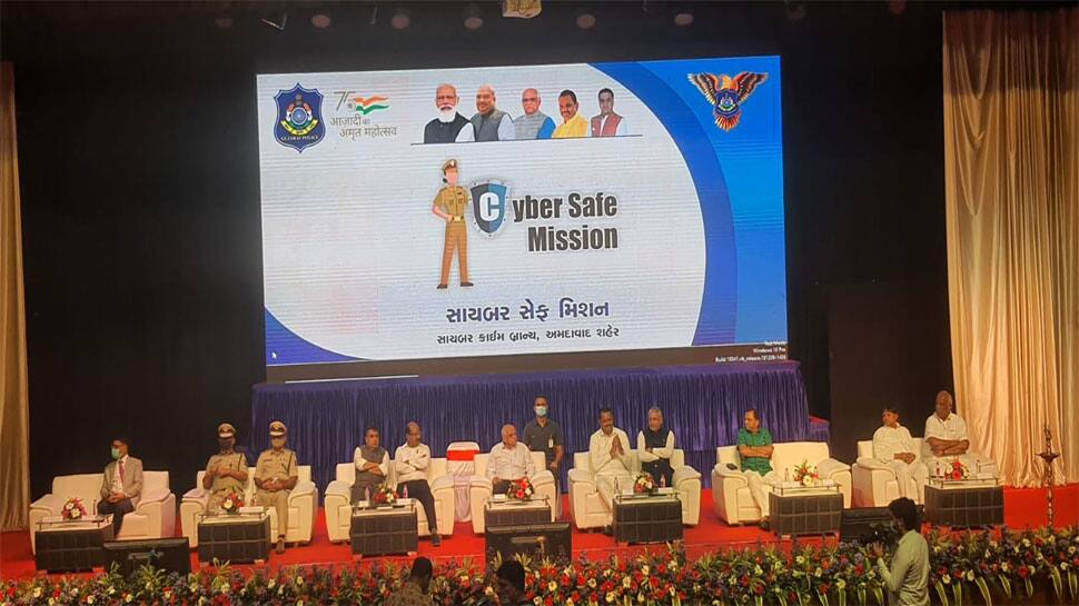 અમદાવાદ પોલીસ વધુ સતર્ક બની, સાયબર ક્રાઈમને ડામવા એક એકથી ચઢિયાતા પગલા લીધા અમદાવાદ પોલીસ વધુ સતર્ક બની, સાયબર ક્રાઈમને ડામવા એક એકથી ચઢિયાતા પગલા લીધા
