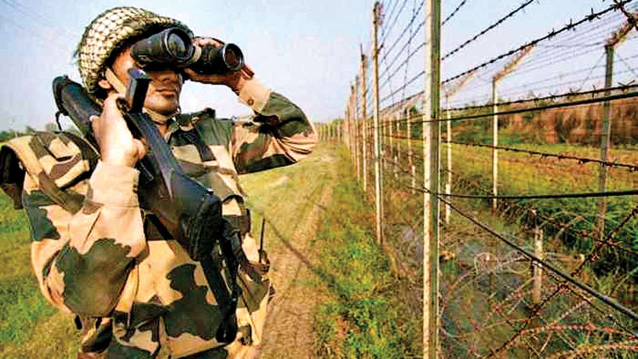 ભુજ BSF માં ફરજ બજાવતો જવાન પાકિસ્તાનને આપી રહ્યો હતો માહિતી, ગુજરાત ATS એ કરી ધરપકડ ભુજ BSF માં ફરજ બજાવતો જવાન પાકિસ્તાનને આપી રહ્યો હતો માહિતી, ગુજરાત ATS એ કરી ધરપકડ