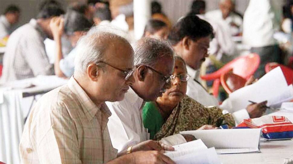 Pensioners ને પરેશાનીમાંથી મળશે મુક્તિ, હવે કાગળિયા લઈને ઓફિસોના ધક્કા ખાવાની જરૂર નહીં પડે Pensioners ને પરેશાનીમાંથી મળશે મુક્તિ, હવે કાગળિયા લઈને ઓફિસોના ધક્કા ખાવાની જરૂર નહીં પડે