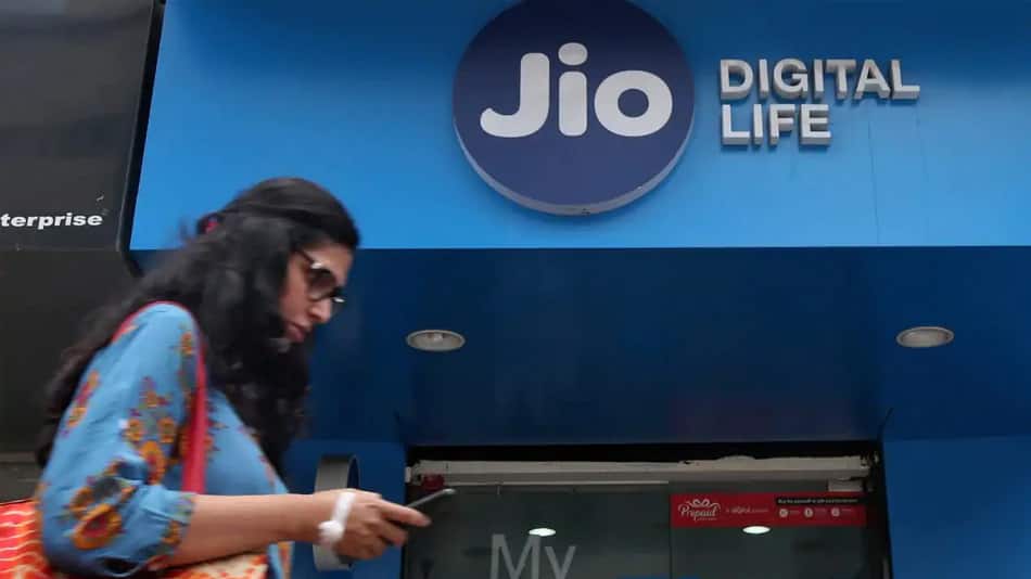 Reliance Jio એ લોન્ચ કર્યા નવા પ્લાન, ઓછી કિંમતે 28 દિવસ સુધી રોજ મેળવો 1GB ડેટા, જાણો અન્ય Benefits Reliance Jio એ લોન્ચ કર્યા નવા પ્લાન, ઓછી કિંમતે 28 દિવસ સુધી રોજ મેળવો 1GB ડેટા, જાણો અન્ય Benefits