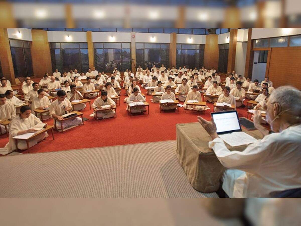 નવી શિક્ષણ નીતિ: ગુજરાતની શાળાઓ હવે શ્રીમદ્ ભગવદ્ ગીતાના શ્લોકોના ગાનથી ગુંઝી ઉઠશે