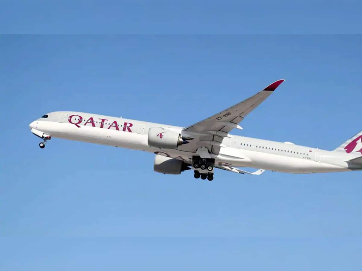 Qatar Airways Flight Emergency Landing: દિલ્હીથી દોહા જઈ રહેલી ફ્લાઈટમાં ખામી સર્જાઈ, કરાચીમાં કરવું પડ્યું ઈમરજન્સી લેન્ડિંગ