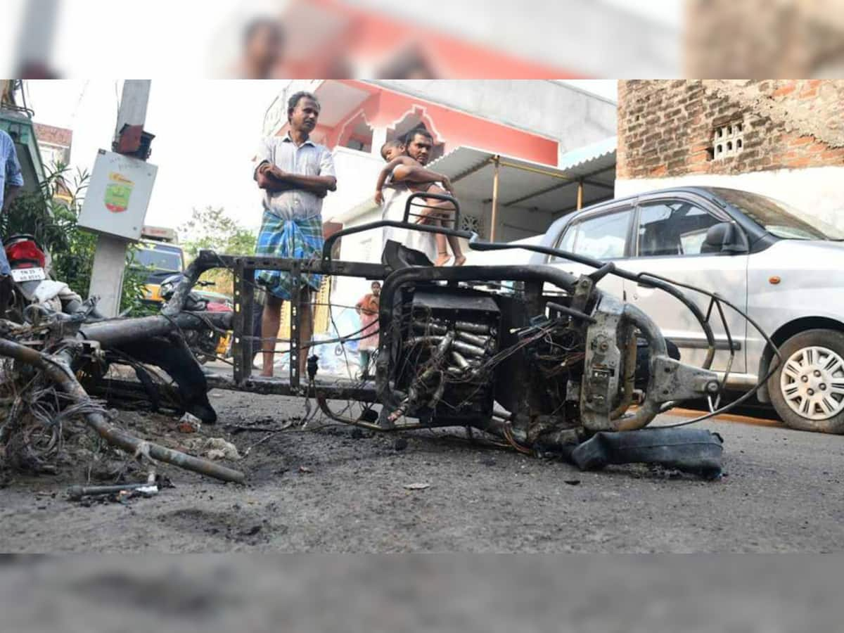 Electric Scooter Caught Fire: સામે આવી ઈલેક્ટ્રિક સ્કૂટરની 'સાઈડ ઈફેક્ટ'! પિતા અને પુત્રીનું મોત, અત્યંત ચોંકાવનારો કિસ્સો