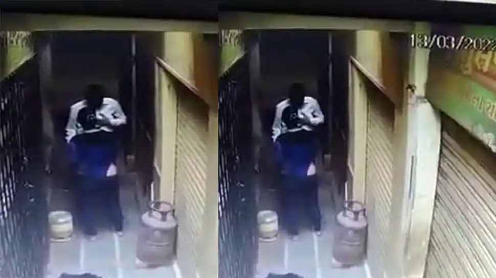 Jamnagar Sexy Video Xxx - couple caught doing sex in chandi bajar jamnagar man suicide after video  viral