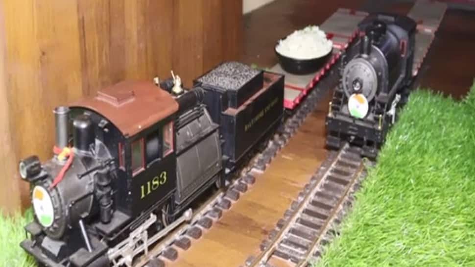 Surat Toy Train Restaurant ગુજરાતમાં છે ગજબની રેસ્ટોરન્ટ! જ્યાં