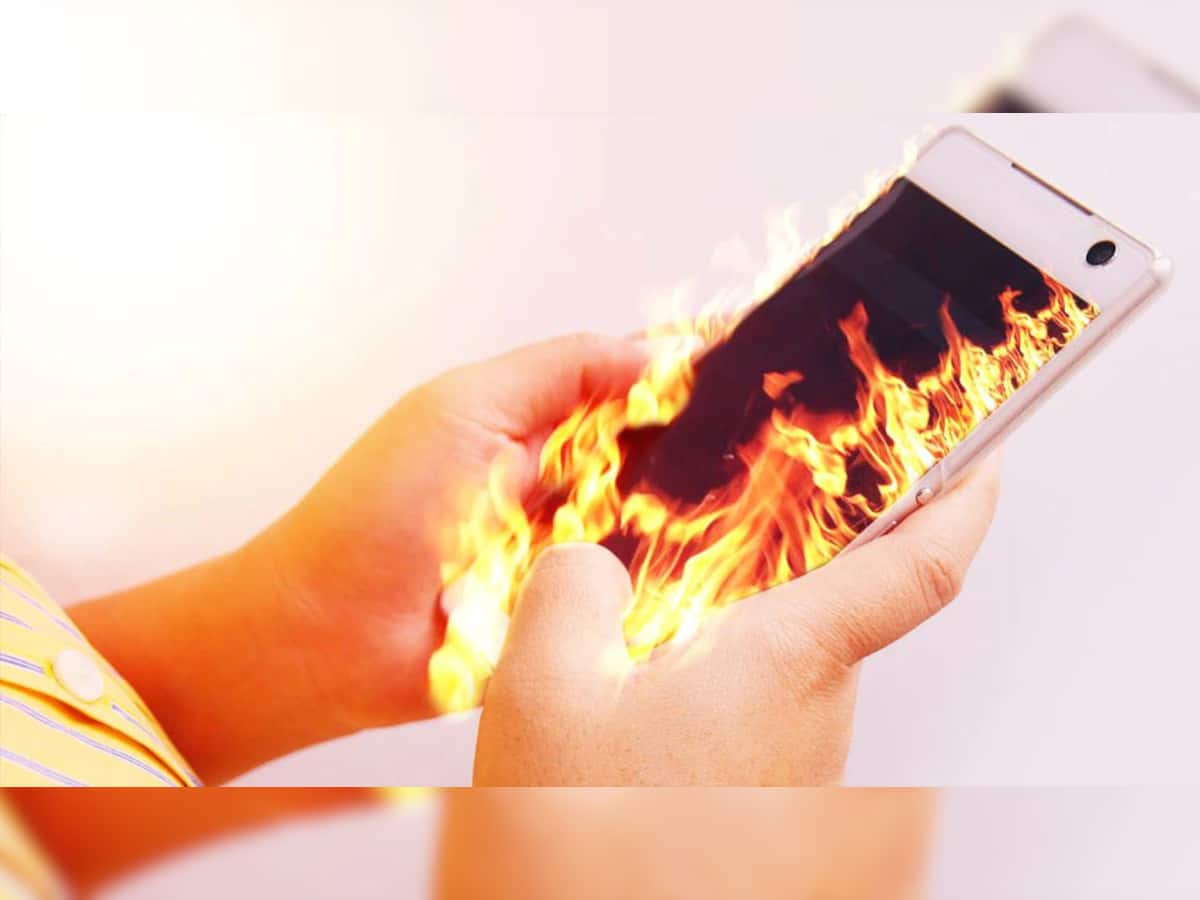 Smartphone Catching Fire: સ્માર્ટફોન યૂઝર્સ સાવધાન....આ છે ફોનમાં આગ લાગવાના 5 કારણો! ખાસ જાણો