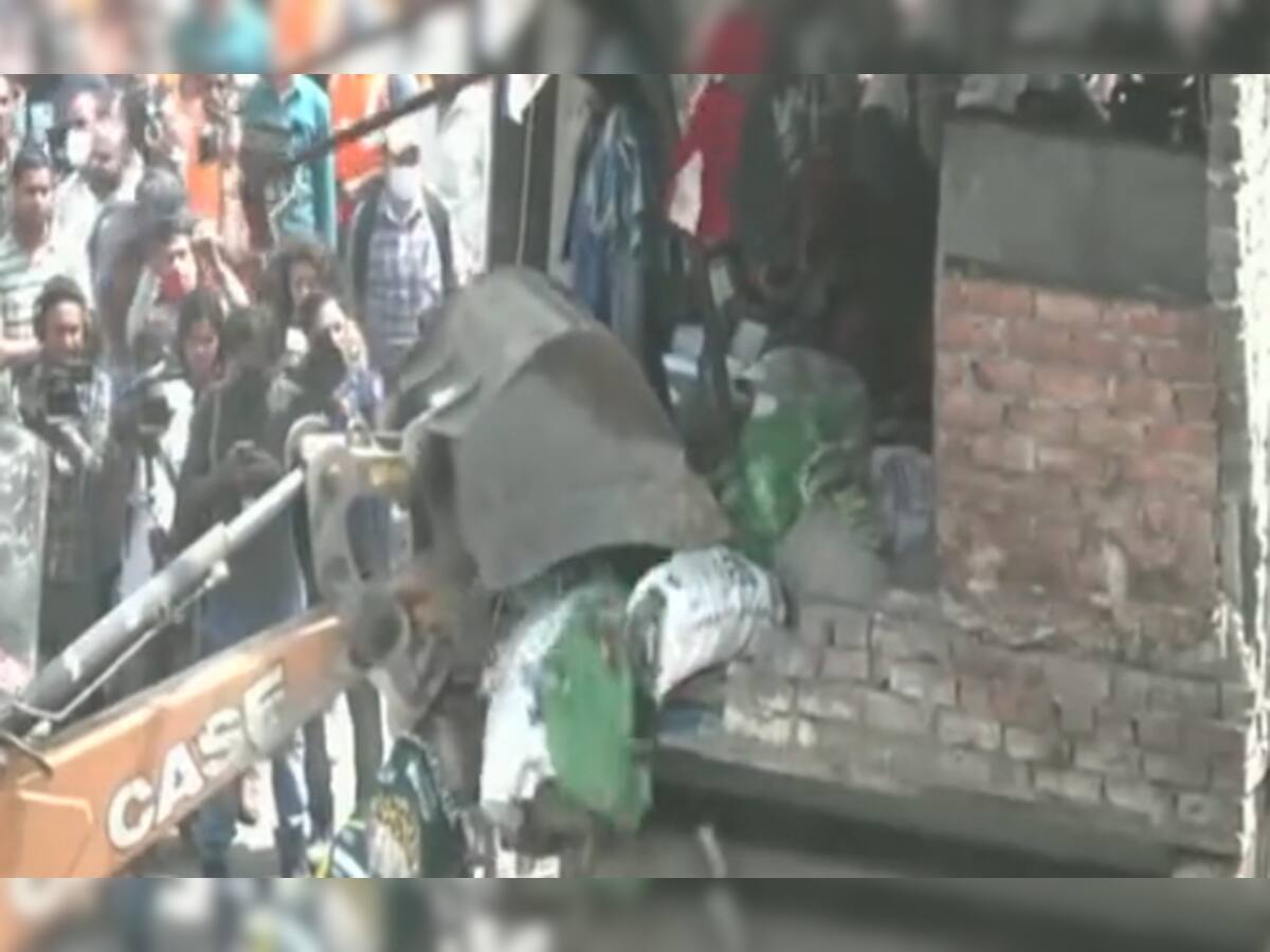 Jahangirpuri Violence: જહાંગીરપુરીમાં બુલડોઝરથી કાર્યવાહી શરૂ, બે દિવસ ચાલશે અતિક્રમણ વિરુદ્ધ અભિયાન