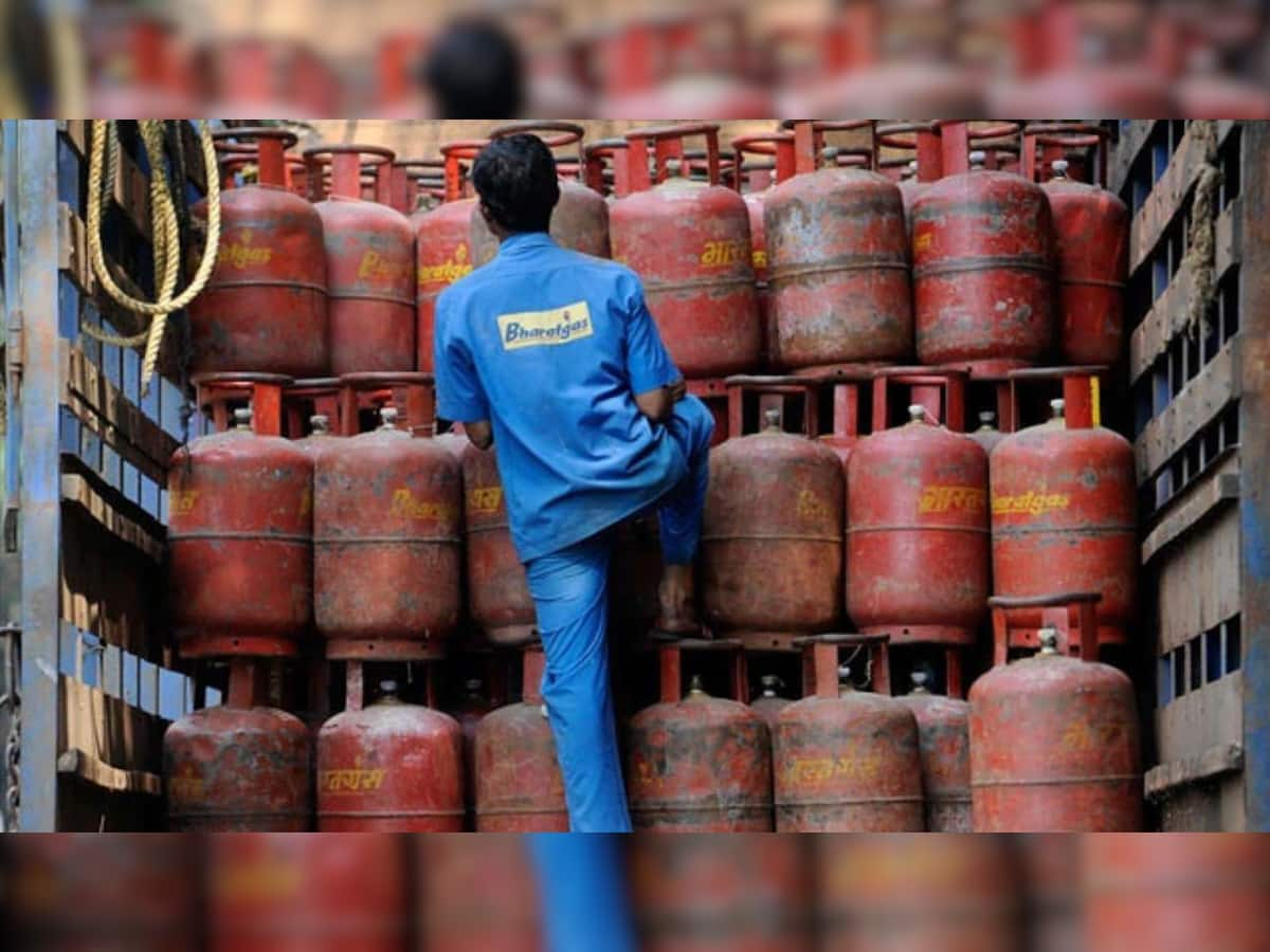 Free LPG Cylinder: Paytm પર યૂઝર્સને આ રીતે ફ્રી મળી રહ્યો છે ગેસ સિલિન્ડર, આ રીતે કરો ફટાફટ બુક