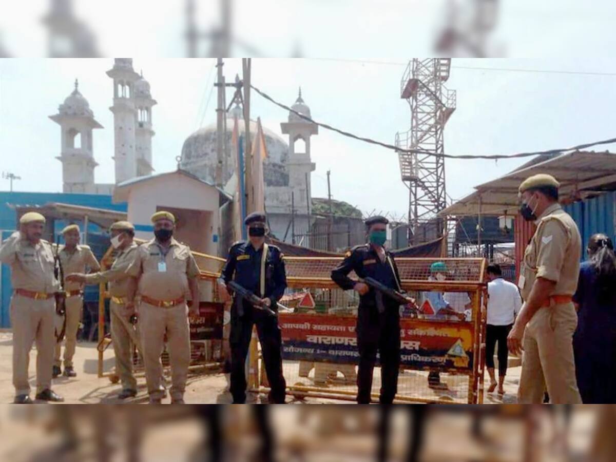 Gyanvapi mosque survey: કોર્ટ કમિશનર અજય મિશ્રાને હટાવવામાં આવ્યા, રિપોર્ટ જમા કરવા બે દિવસનો સમય મળ્યો