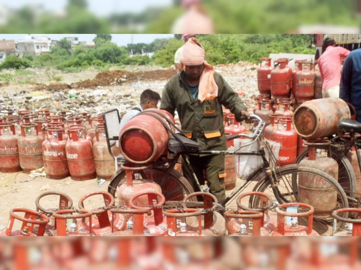 LPG Cylinder: રાહતના સમાચાર, પેટ્રોલ-ડીઝલ બાદ હવે રાંધણ ગેસ સિલિન્ડરના ભાવમાં ધરખમ ઘટાડો