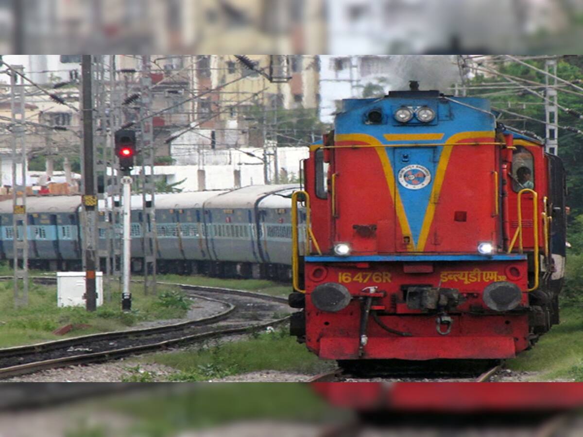 Indian Railway: હવે ટ્રેનોમાં ટોઈલેટ્સ જોવા મળી શકે છે એકદમ ચકાચક, રેલવેએ ભર્યું આ અનોખુ પગલું