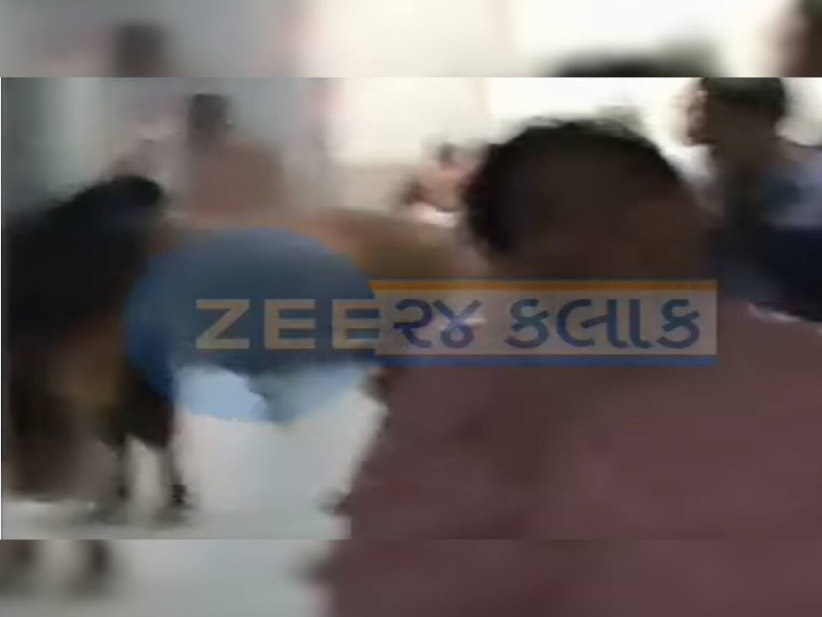 VIDEO: સૌરાષ્ટ્રની સૌથી મોટી હોસ્પિટલમાં આખલો ઘૂસ્યો, લોકો સાથે બિન્દાસ મારી રહ્યો છે આંટા