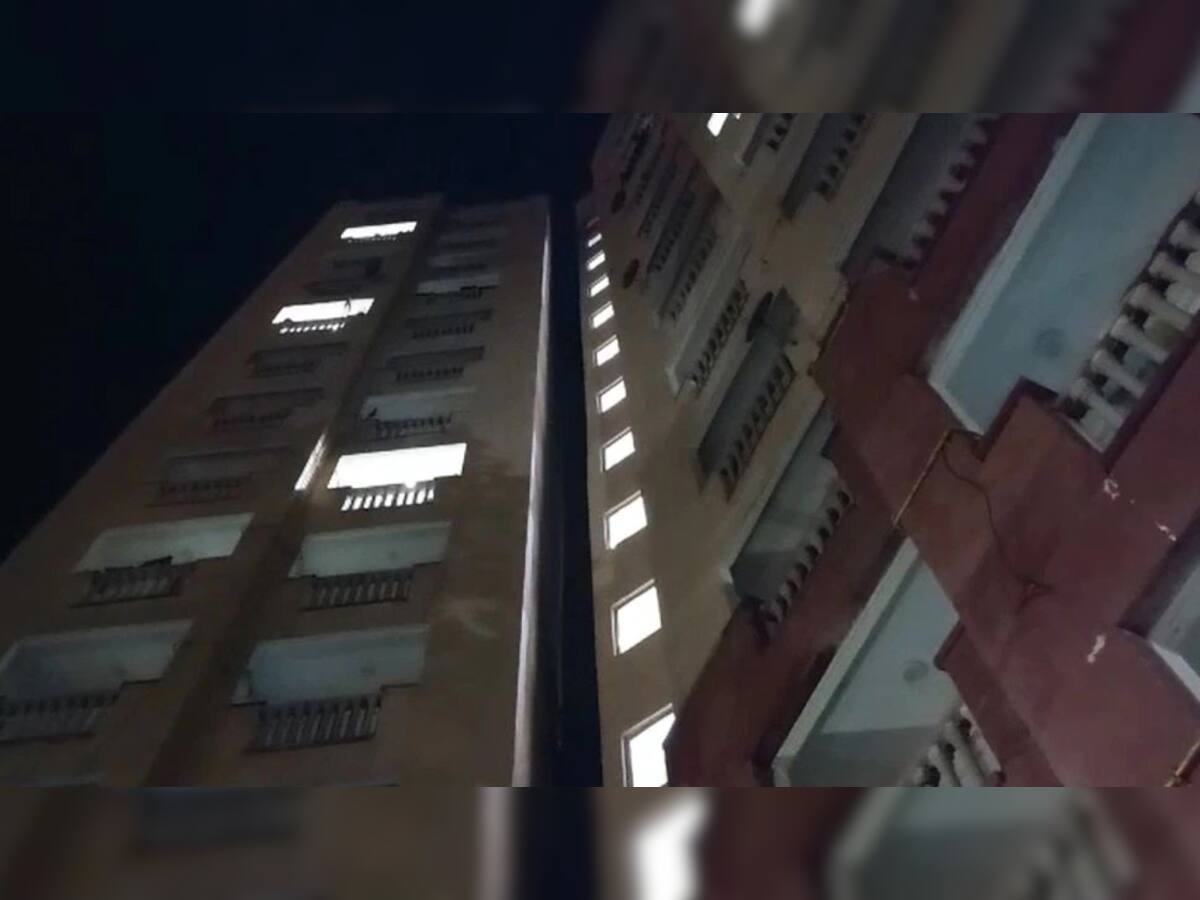 Girl Dies After Falling From Apartment: સાંસદ આવાસ એપાર્ટમેન્ટની છત પરથી નીચે પટકાતા યુવતીનું મોત, આપઘાતની આશંકા