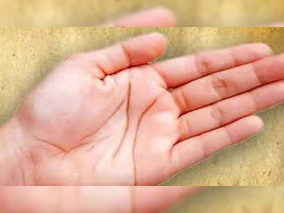 Palmistry: શું તમારી હથેળીમાં છે આ લક્કી નિશાન? જિંદગીમાં બને છે રાજયોગનો સંયોગ