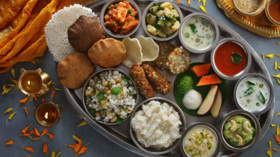 Navratri 2022: નવરાત્રિના ઉપવાસમાં ઘરે જ બનાવો આ મજેદાર ફરાળી વાનગીઓ, અહીં જાણો રેસિપી