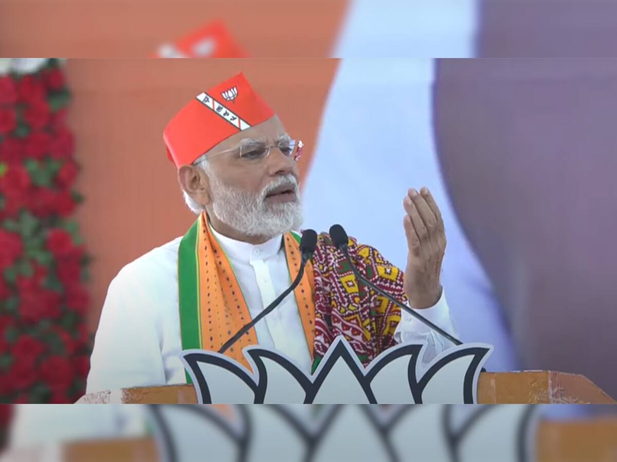 PM Modi એ દેશી લહેંકામાં વટ પાડી દીધો, ઓ..હોં...હોં..હોં... એંહ...કેસરિયો સાગર હિલ્લોળા લઇ રહ્યો છે