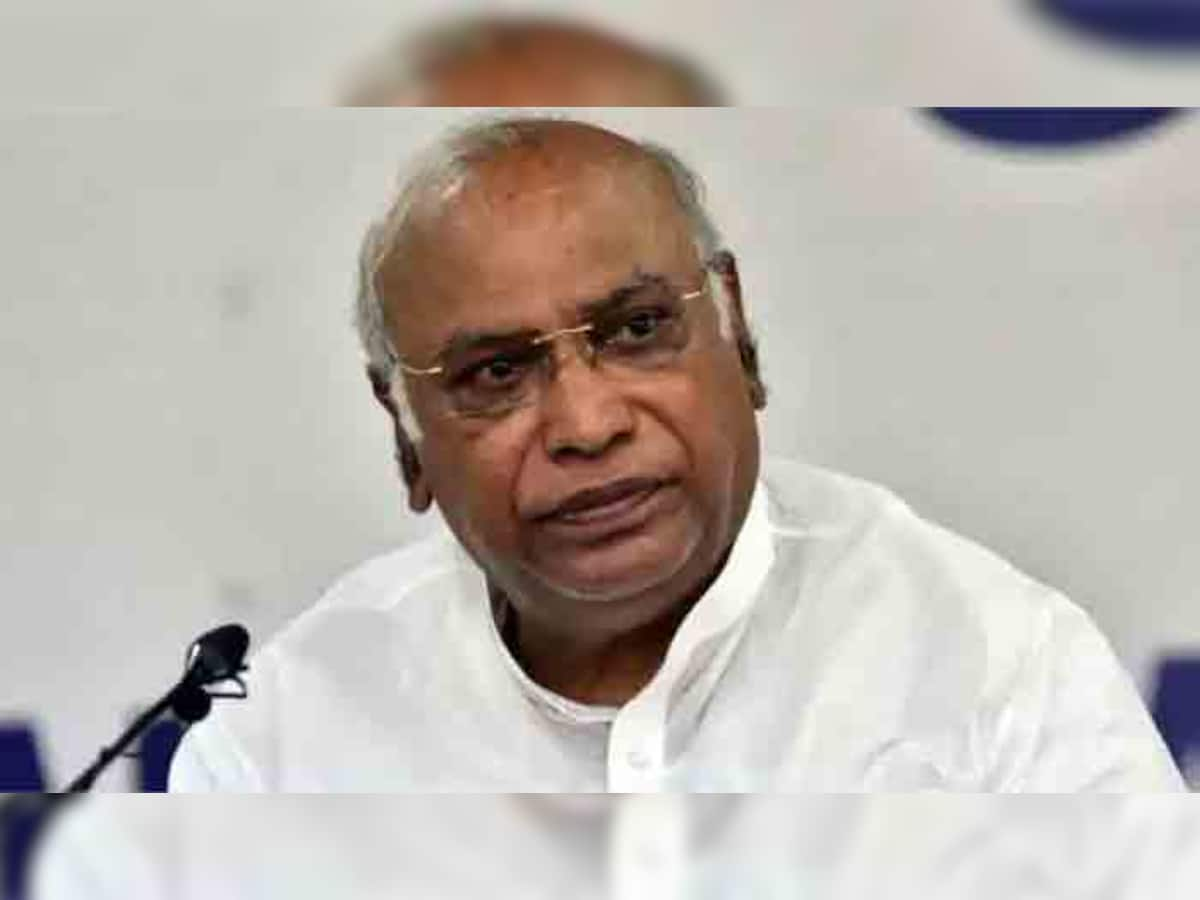 Mallikarjun Kharge: કોંગ્રેસના નવા અધ્યક્ષ તરીકે મલ્લિકાર્જૂન ખડગે ચૂંટાઈ આવ્યા, શશિ થરૂરે હાર સ્વીકારી