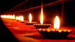 Diwali 2022: દિવાળીના પર્વ પર મોકલો તમારા પ્રિયજનોને આવા અનોખા સંદેશા