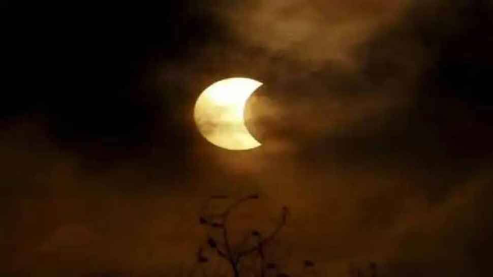 Chandra Grahan 2022 Date and Time Lunar eclipse will take place on 8 November two eclipses in 15