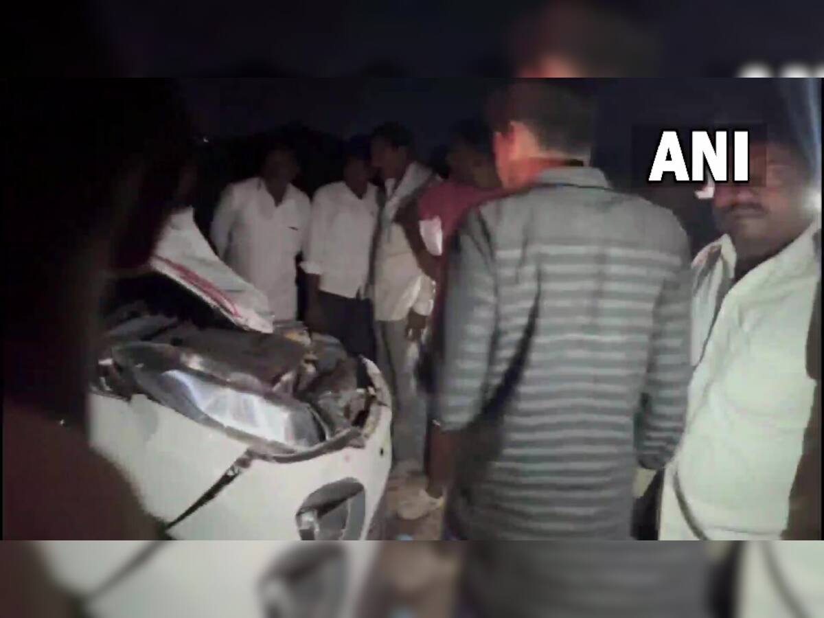 Maharashtra Accident: મહારાષ્ટ્રના સોલાપુરમાં કારે ટક્કર મારતા 7 તીર્થયાત્રીકોના મોત, 6ને ગંભીર ઈજા