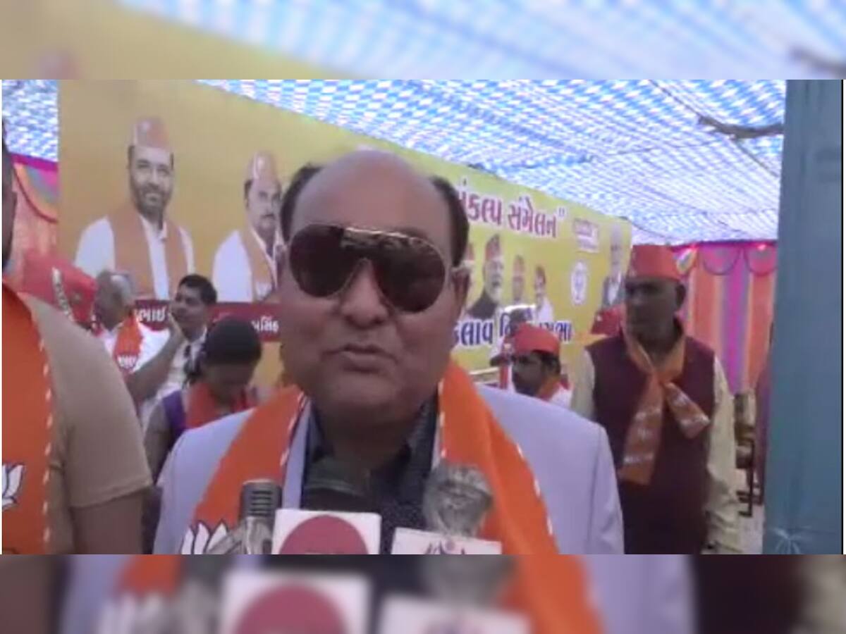 NRI In Gujarat Election : અમેરિકાના NRI ને પડ્યો ગુજરાતની ચૂંટણીમાં રસ, મુકેશભાઈ પોતાના દીકરા-દીકરી સાથે વોટ આપવા દેશમાં આવ્યા  