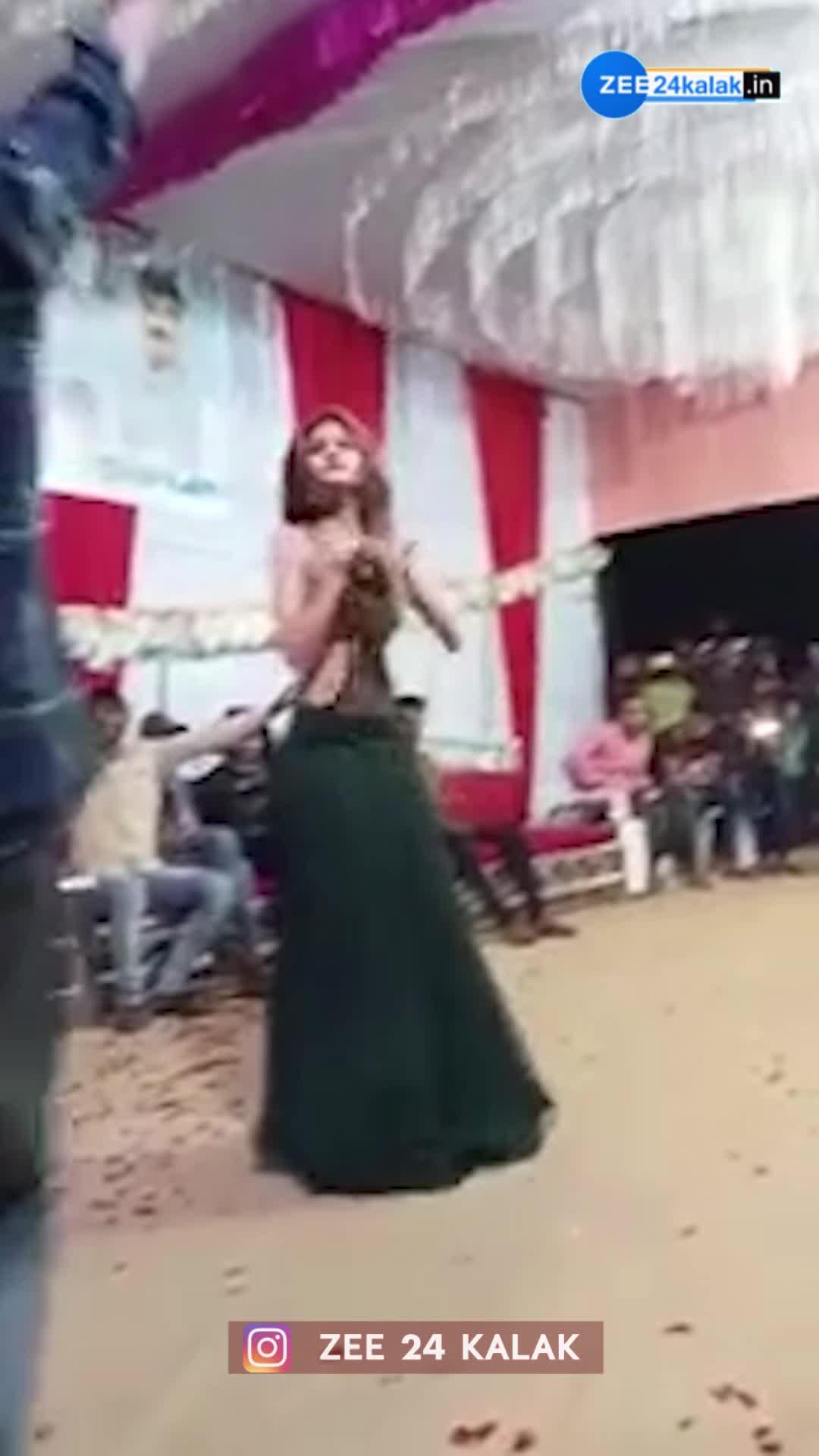 ચૂંટણી પ્રચારમાં ડાન્સર બોલાવાઈ, બોરસદ કોંગ્રેસના ઉમેદવાર રાજેન્દ્રસિંહ પરમાર વિવાદમાં આવ્યા...