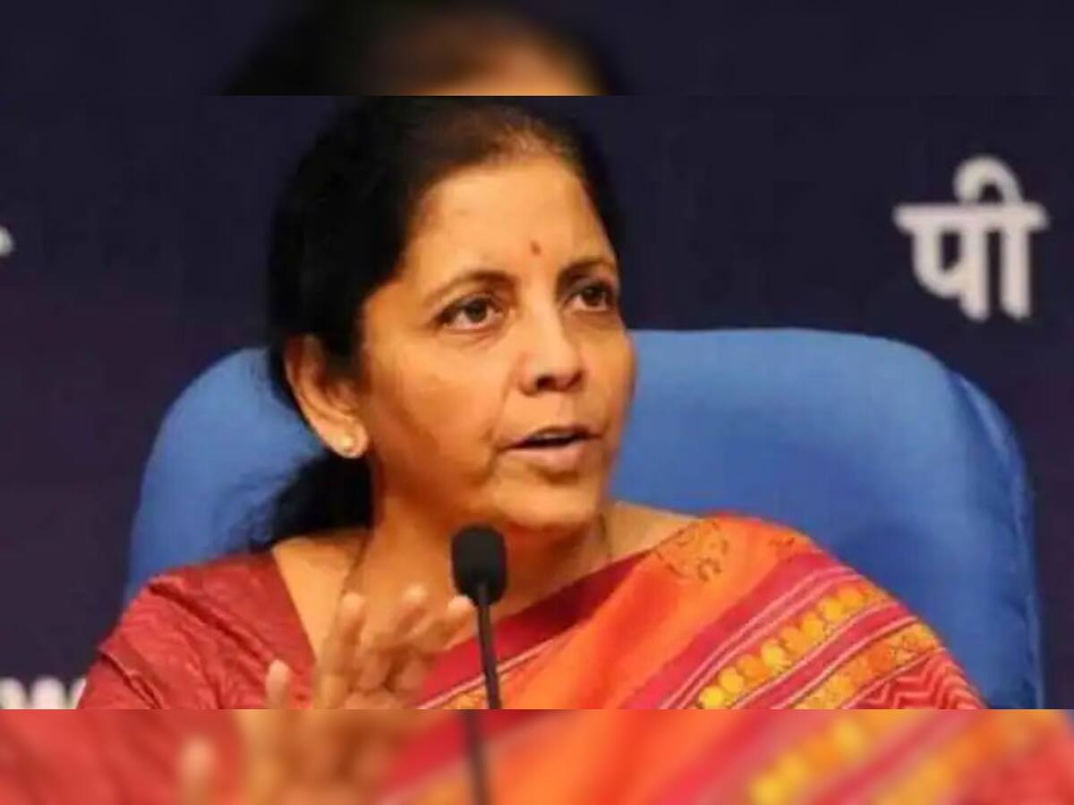 Nirmala Sitharaman: કેન્દ્રીય નાણામંત્રી નિર્મલા સીતારમણની તબિયત લથડી, હોસ્પિટલમાં દાખલ 