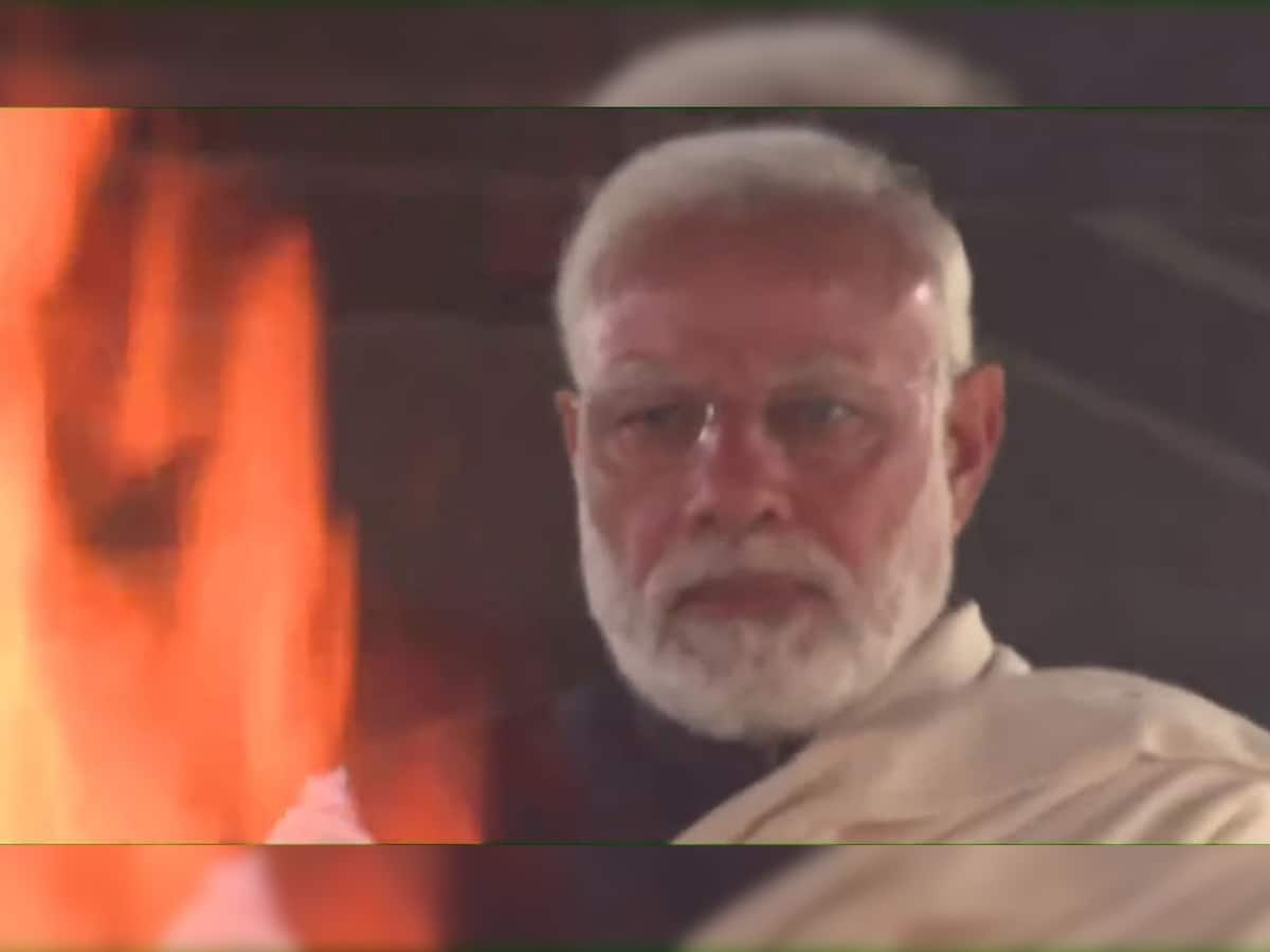  PM Modi Mother Heeraben Last Rites: પંચમહાભૂતમાં વિલિન થયા હીરાબા, PM મોદી સહિત પુત્રોએ આપ્યો અગ્નિદાહ