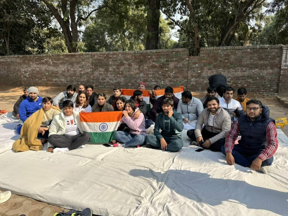 Wrestlers Protest: યૌન ઉત્પીડન થઈ રહ્યું છે, આત્મહત્યા કરવા માગતી હતી : રડતી આંખોએ વિનેશ ફોગાટે વટાણા વેરી દીધા