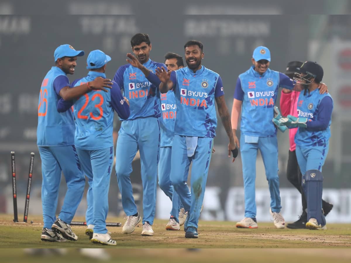IND vs NZ: 100 રન કરવામાં ટીમ ઈન્ડિયાને પડી ગયા ફાંફા, છેલ્લી ઓવરમાં માંડ-માંડ મળી જીત