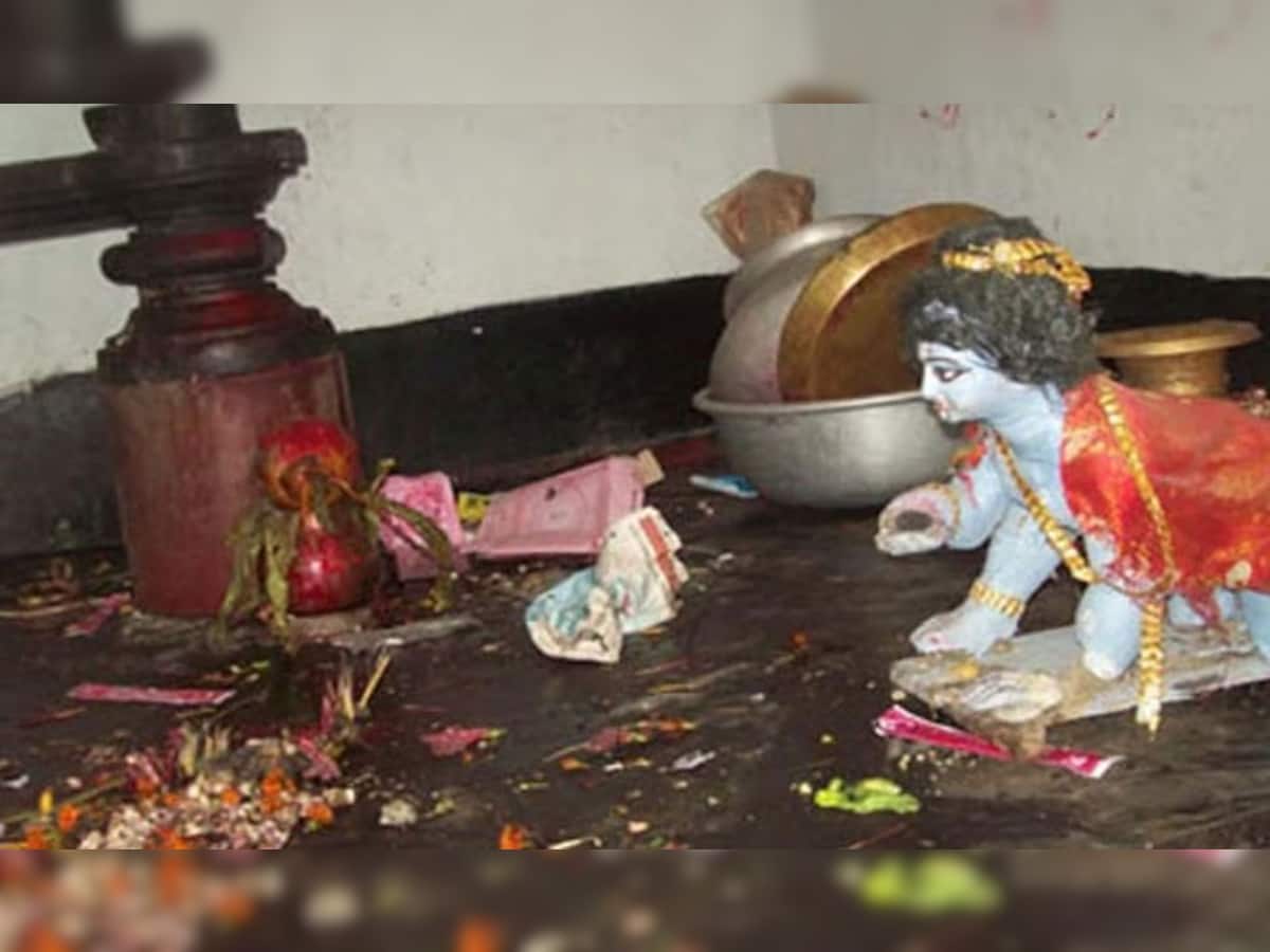 Hindu Temples: બાંગ્લાદેશમાં હિન્દુઓ પર કહેર તૂટ્યો, એકસાથે 14 મંદિરો પર હુમલો, મૂર્તિઓ તોડી