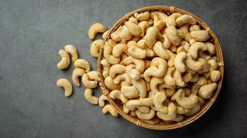 Cashew Side Effects તમે પણ દે ધનાધન ઉલાળતા હોય કાજુ તો સાચવજો, વધારે