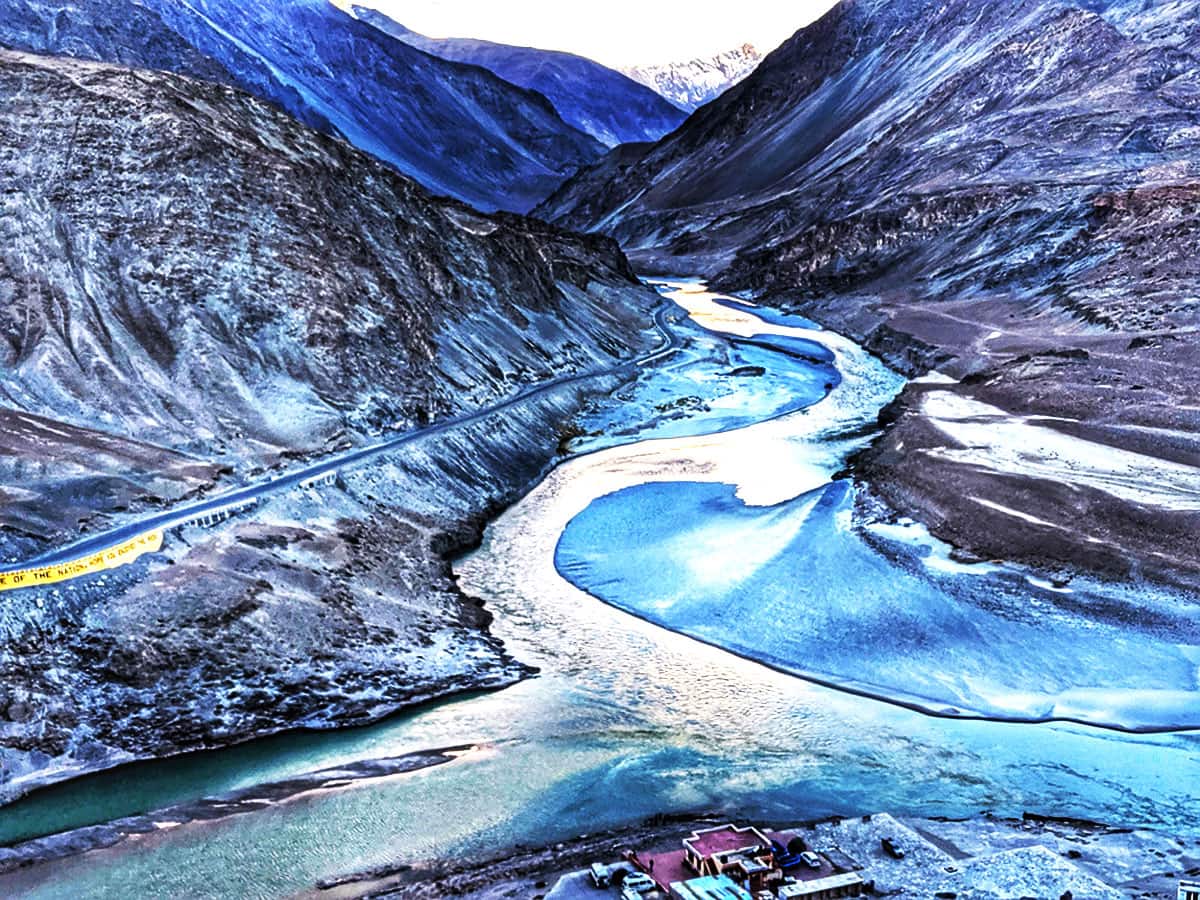 Ladakh Tour: લદાખ જવાનું પ્લાનિંગ કરતા હોય તો આ વાત ખાસ જાણી લેજો, ફાયદામાં રહેશો