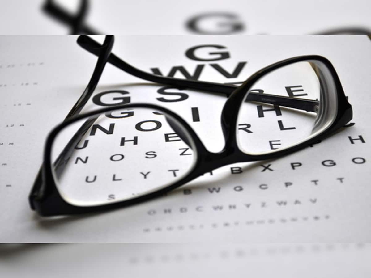 Eye Care: આ ડ્રિંક પીવાની કરશો શરુઆત તો થોડા જ અઠવાડિયામાં ઉતરી જશે ચશ્માના નંબર