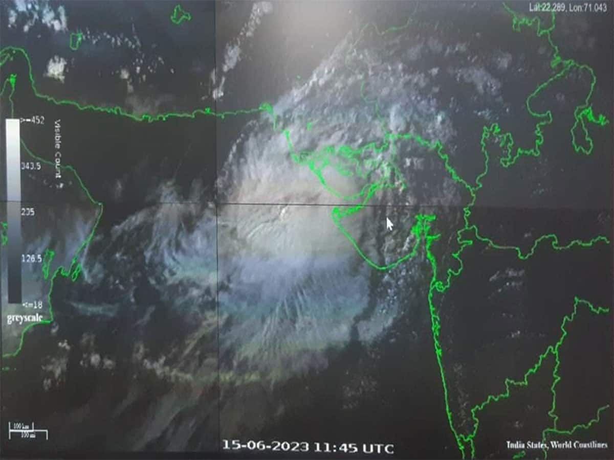 Biparjoy Cyclone: કયામતનો સમય તો હજુ બાકી? વાવાઝોડાની આંખ મધરાતે ટકરાશે, જાણો કેમ ગણાય છે ખતરનાક