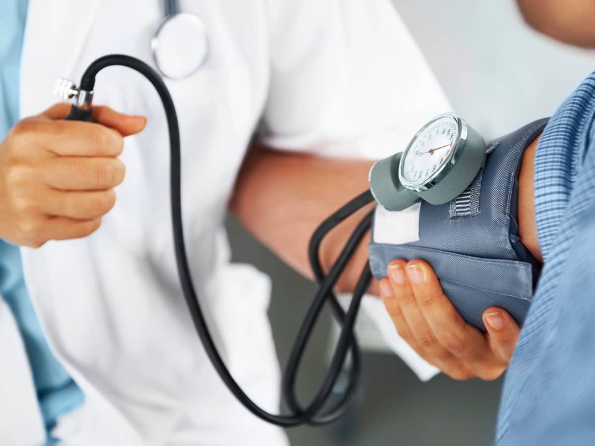 High Blood Pressure ને કંટ્રોલ કરવા અપનાવો આ 5 ઘરગથ્થુ ઉપાયો, નહીં પડે દવાઓની જરૂર!