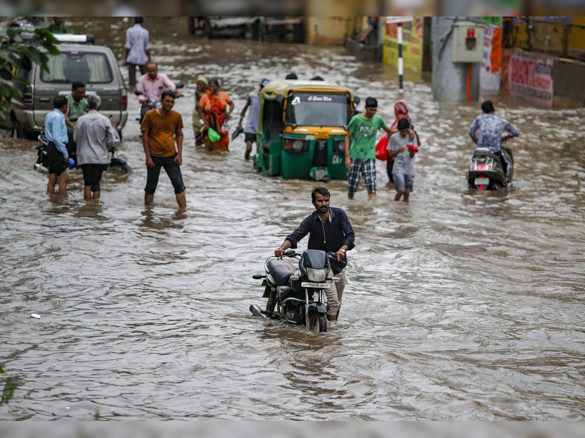 ગુજરાતના આ વિસ્તારોમાં આજે ભારે વરસાદની આગાહી, વાંચ્યા વગર બહાર નીકળવાની ભૂલ ન કરતા