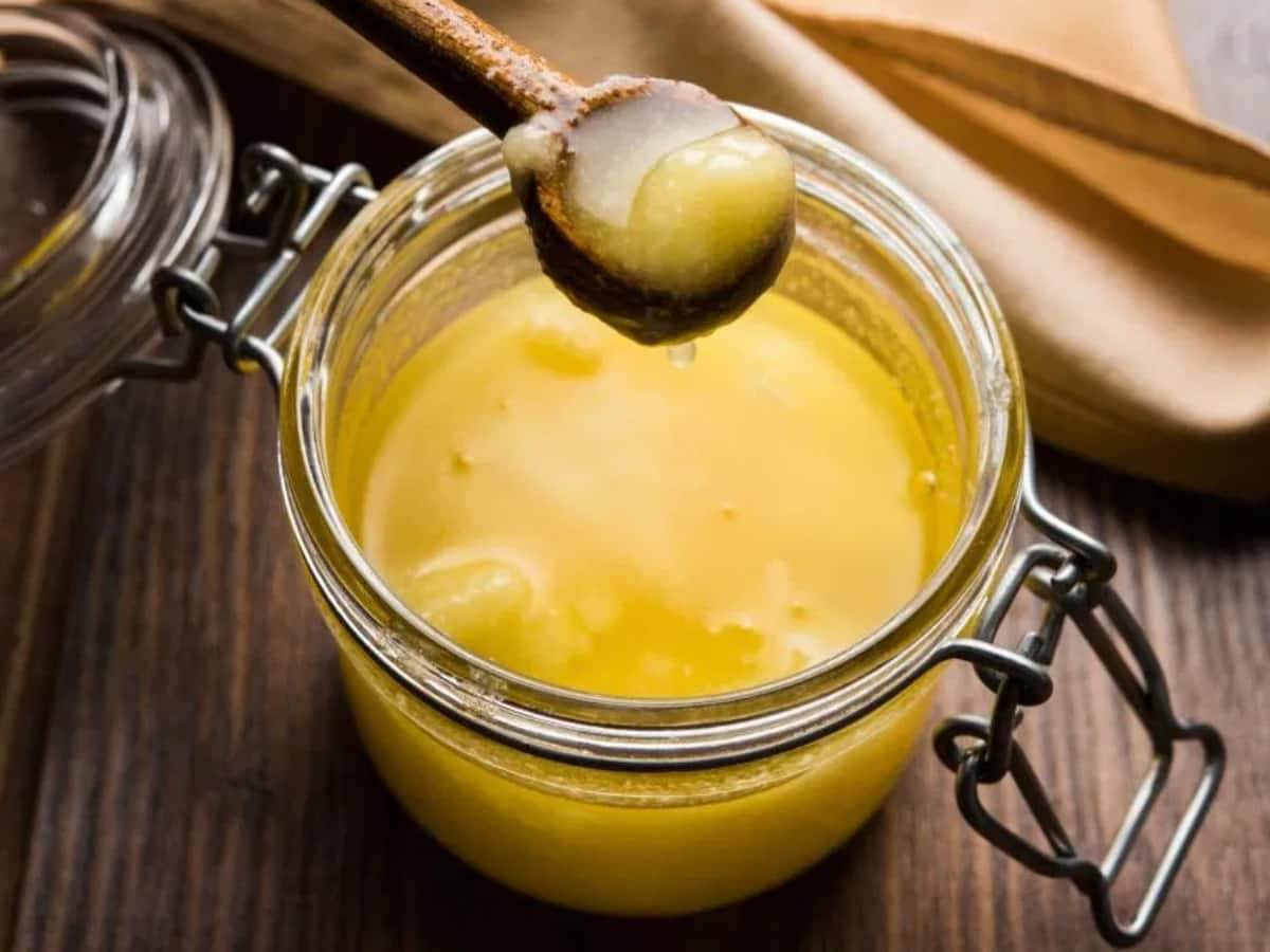 Desi Ghee: હેલ્થ માટે ઘી ફાયદાકારક કે નુકસાનકારક? જાણો કોણે ઘી ના સેવનથી બચવું જોઈએ?