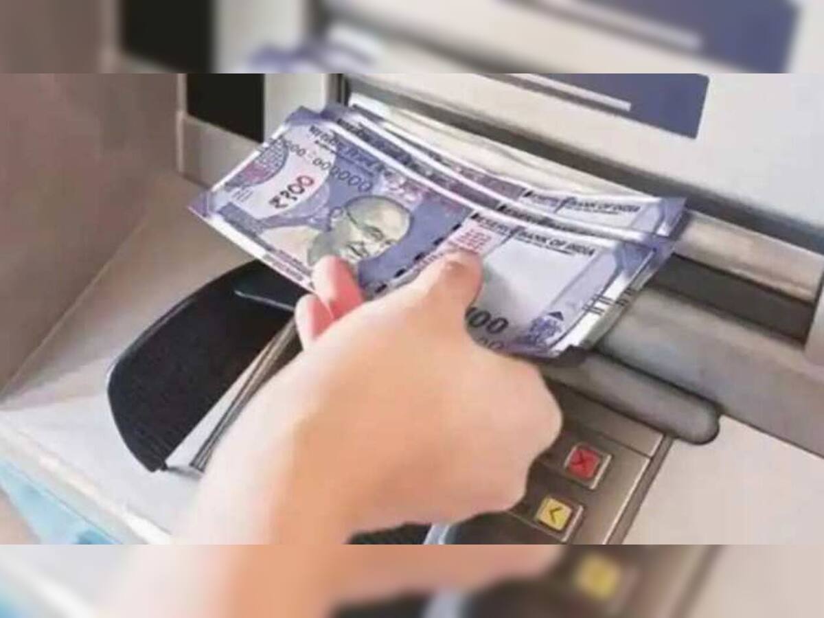 Business Idea: તમે પણ ATM લગાવીને કરી શકો છો મોટી કમાણી, જાણો કેવી રીતે મળે ફ્રેન્ચાઈઝી, કેટલો ખર્ચ થશે
