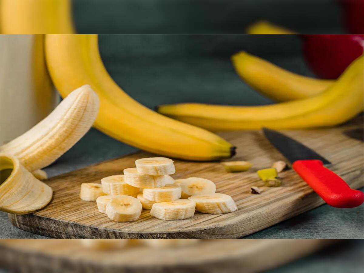 Banana Side Effects: આ સમયે કેળા ખાવાની ન કરતાં ભુલ, નહીં તો આ બીમારીઓ શરીરમાં કરી લેશે ઘર