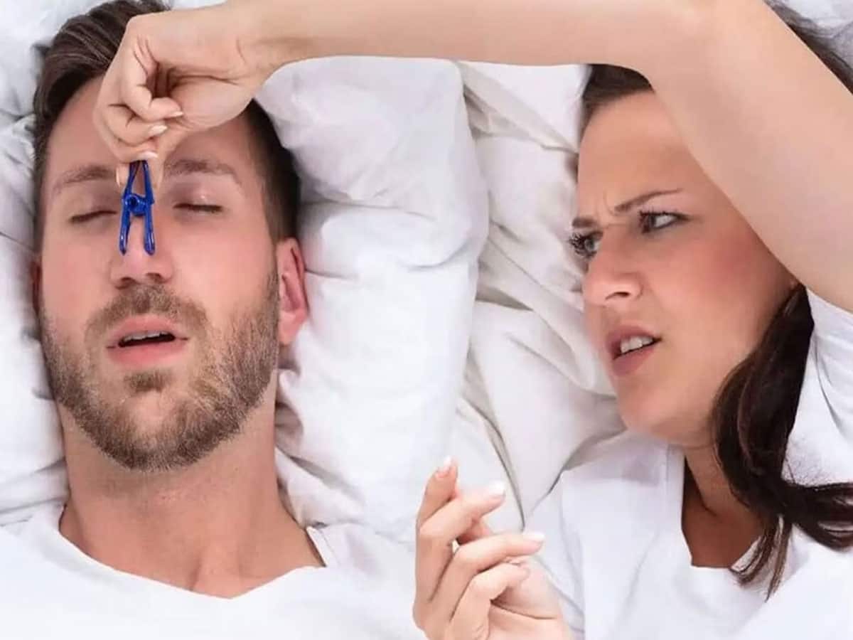 Snoring: શું તમારા પાર્ટનર સુતી વખતે ભારે નસકોરા બોલાવે છે? આ રીતે દૂર કરો સમસ્યા