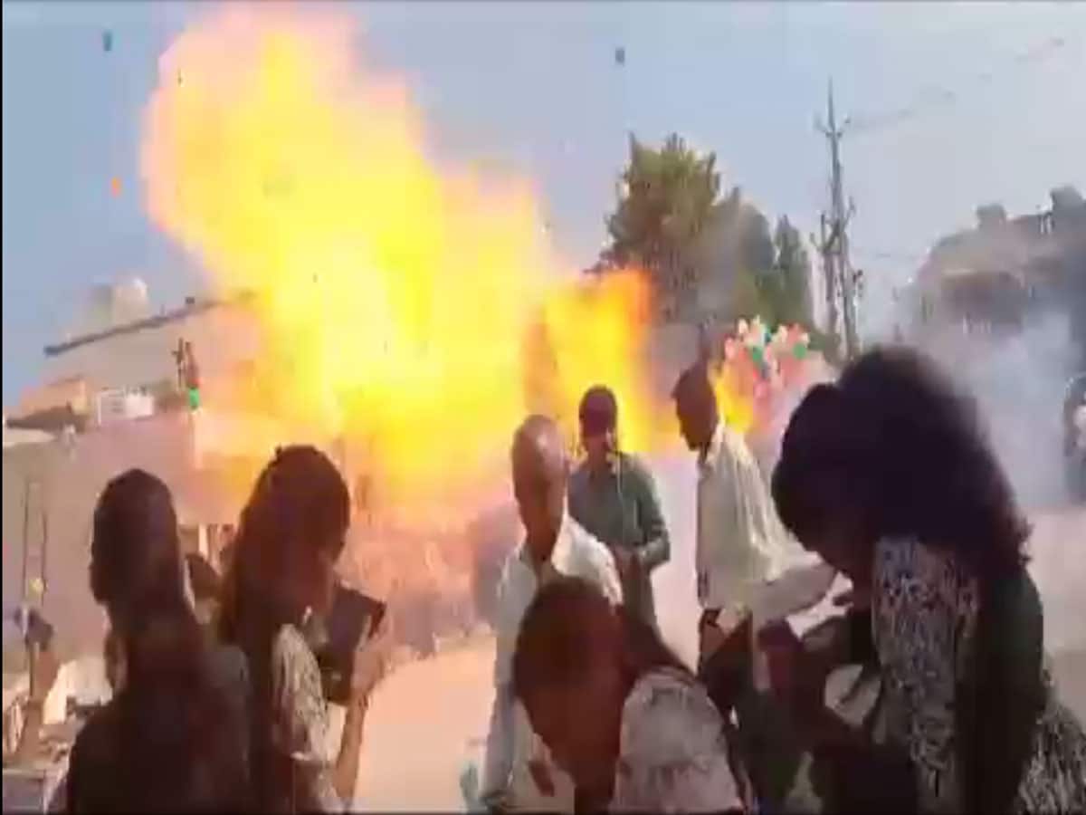 મહેસાણામાં મોટી દુર્ઘટના : ફટાકડાને કારણે ગેસના ફુગ્ગામાં બ્લાસ્ટ થતા 30 લોકો દાઝ્યા