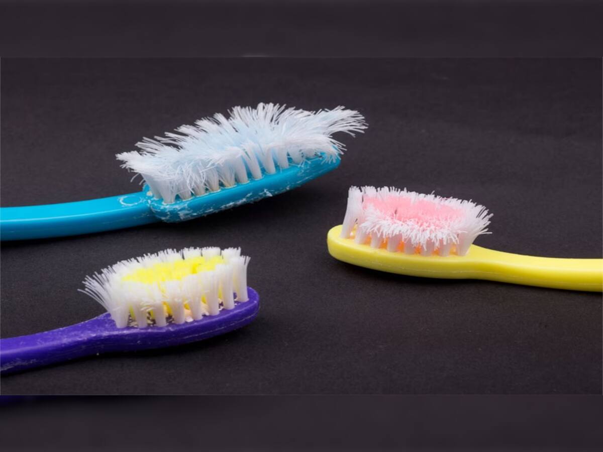 Toothbrush: જૂના ટુથ બ્રશની મદદથી ઘરના આ 4 કામ કરવામાં રહે છે સરળતા, કલાકનું કામ થઈ જશે મિનિટોમાં