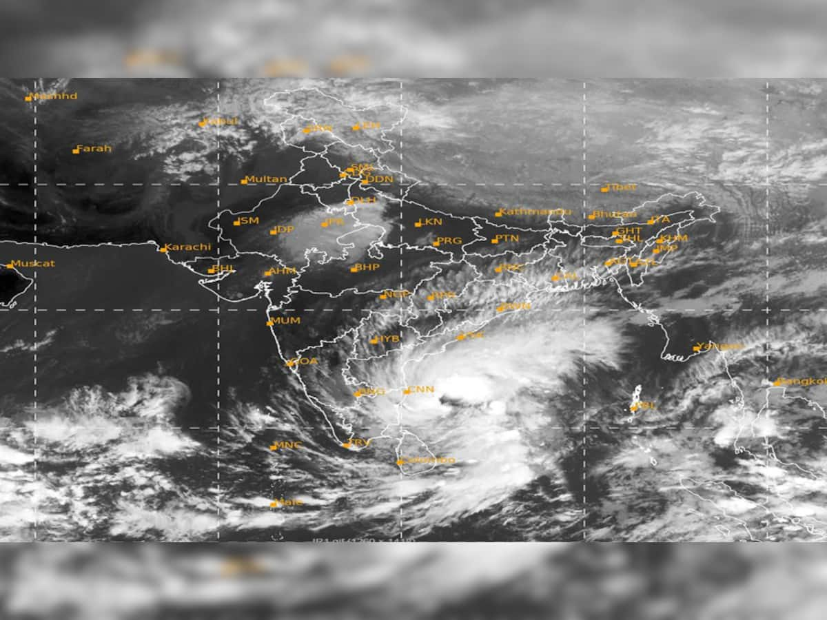 ભયાનક ગતિથી ટકરાયું વાવાઝોડું મિચૌંગ, આ રાજ્યો પાણીમાં ડૂબ્યાં, આ VIDEO તમારા હોંશ ઉડાવી દેશે!