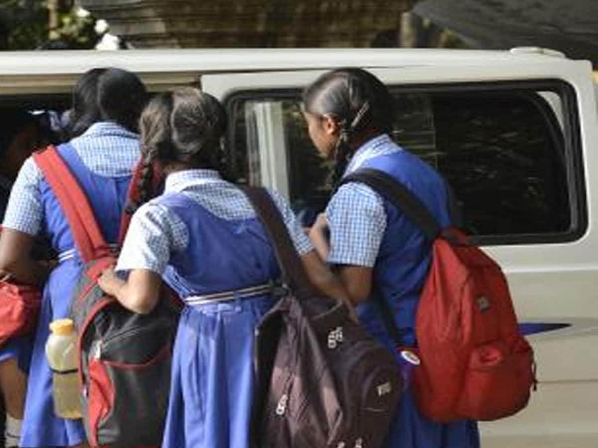school girl student molest by school van driver in vadodara caught by police