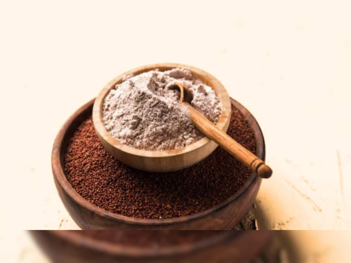 Ragi Flour: ઘઉં કરતાં આ લોટની રોટલી સ્વાસ્થ્ય માટે સારી, ખાવાનું શરુ કરશો તો આ 4 બીમારીઓ થઈ જશે દુર