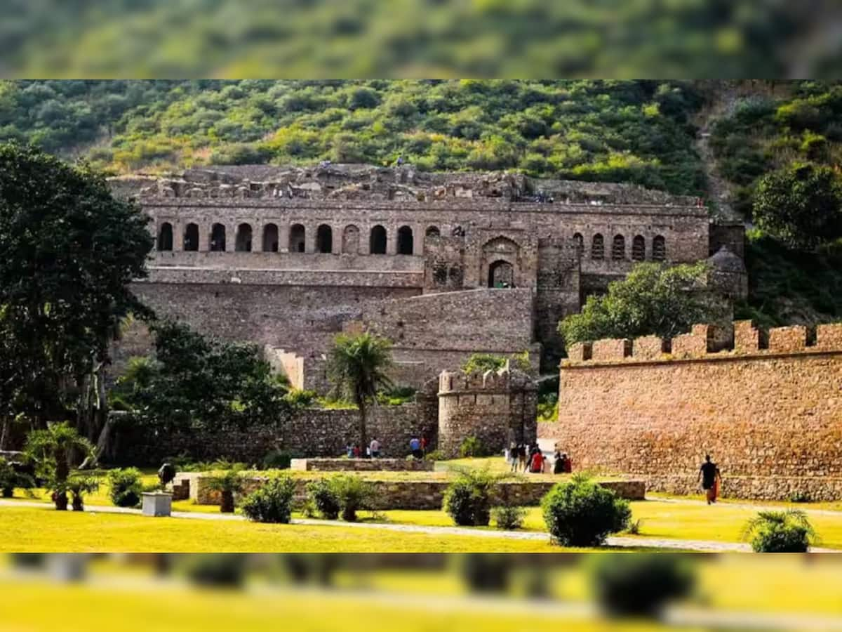 Bhangarh Fort: ભૂતોનો ગઢ છે આ જગ્યા, દિવસે અંદર જનારને પણ થાય છે ભૂતના અનુભવ, સાંજ પછી ગયા તો મર્યા સમજો